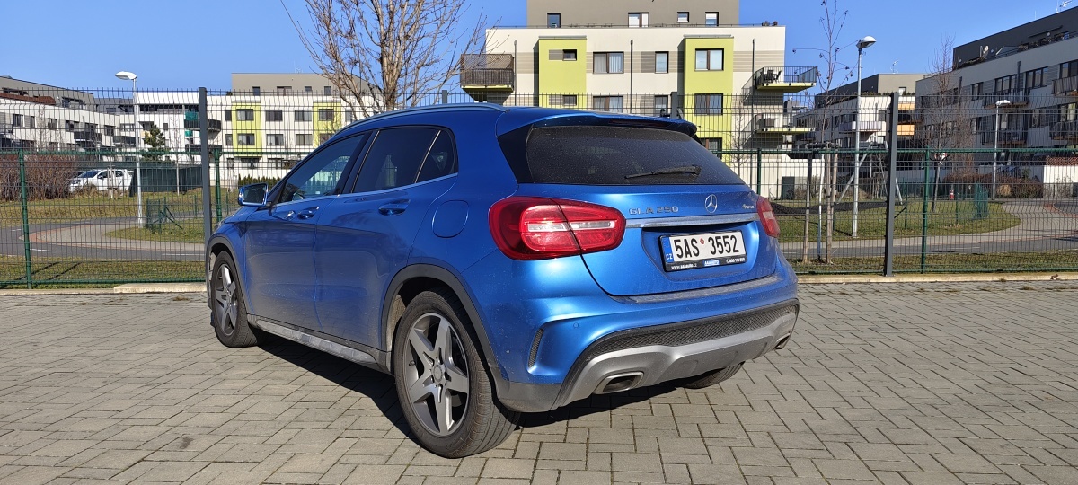 mercedes-benz-gla-33