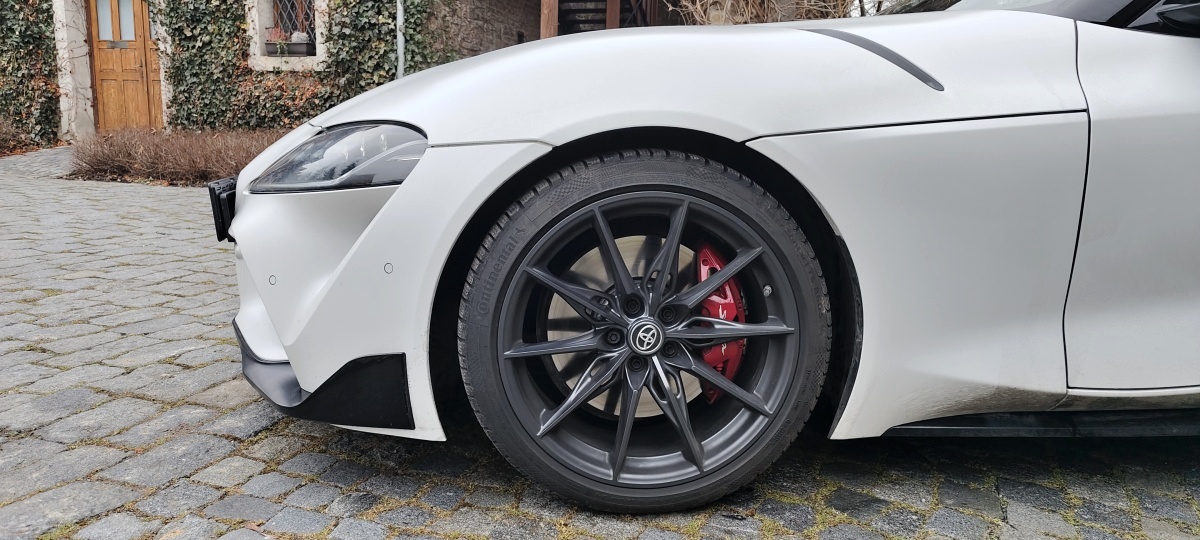toyota-gr-supra-2023-10