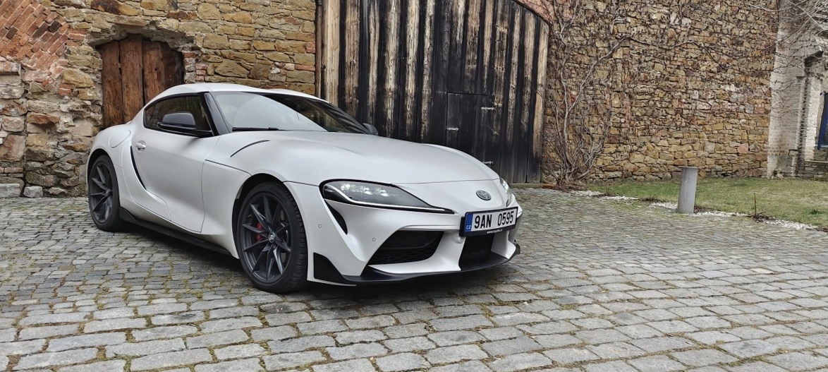 toyota-gr-supra-2023-4