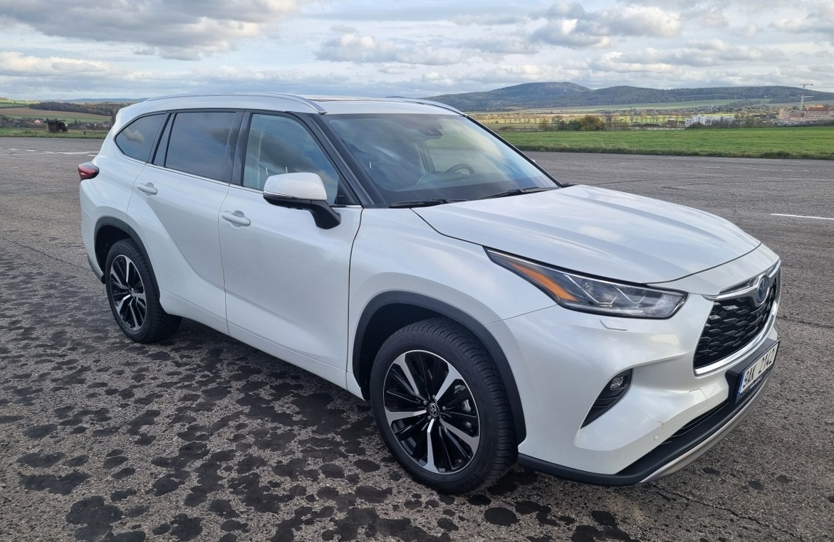 toyota-highlander-2023-10