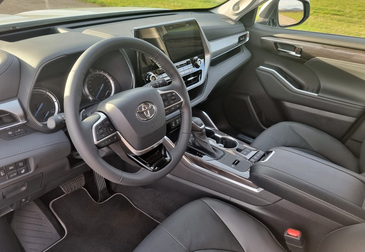 toyota-highlander-2023-16