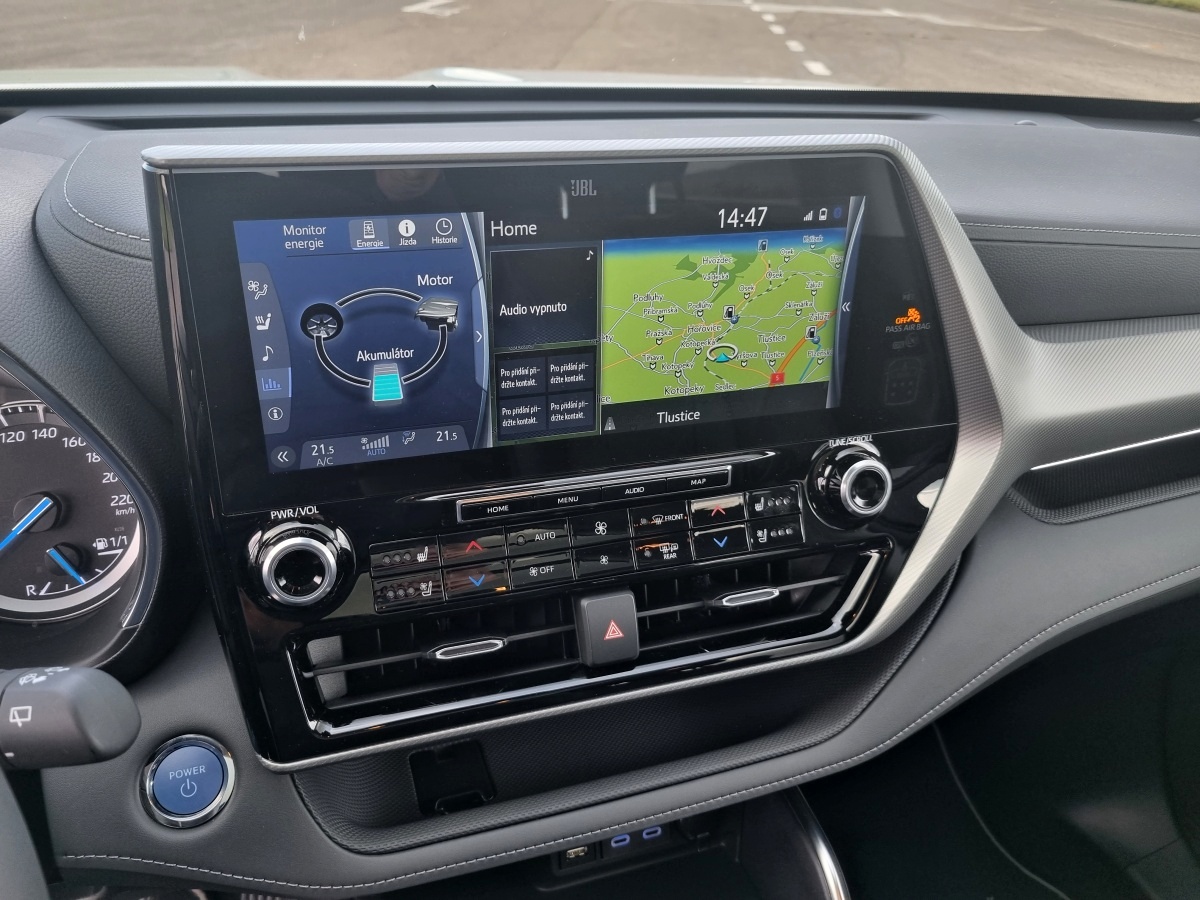toyota-highlander-2023-26