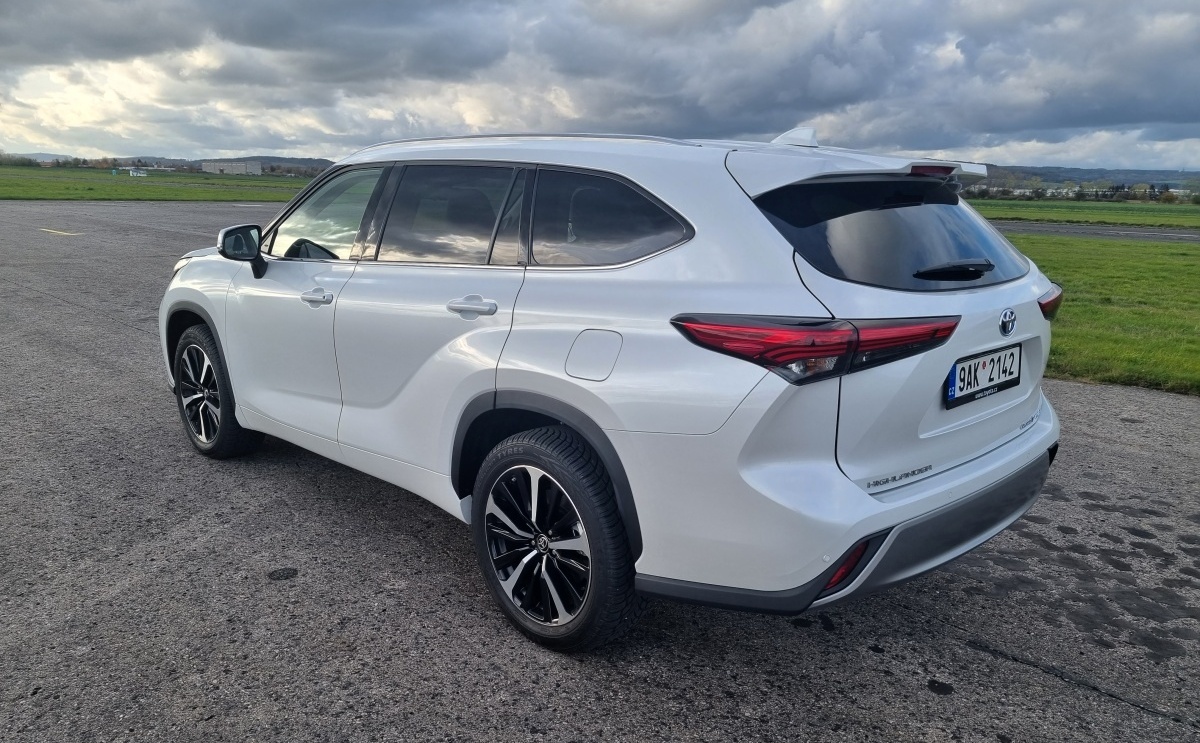 toyota-highlander-2023-4