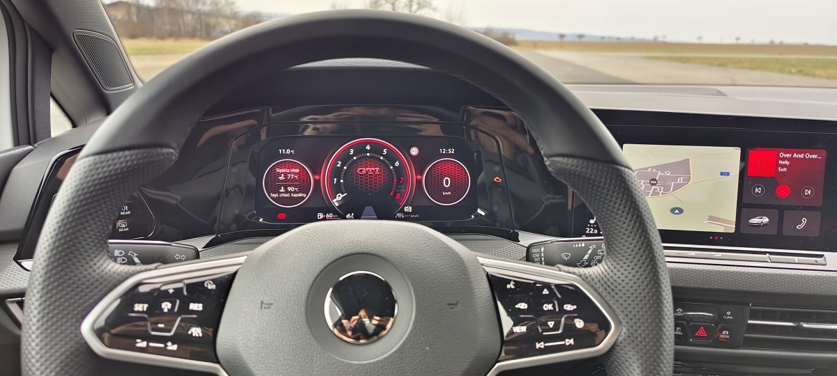 vw-golf-gti-2023-19