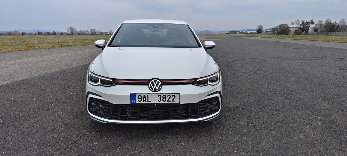 vw-golf-gti-2023-5
