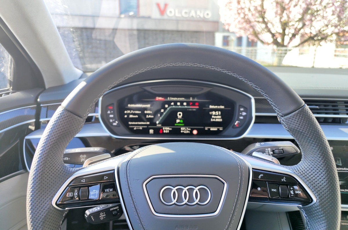 audi-s8-2023-30