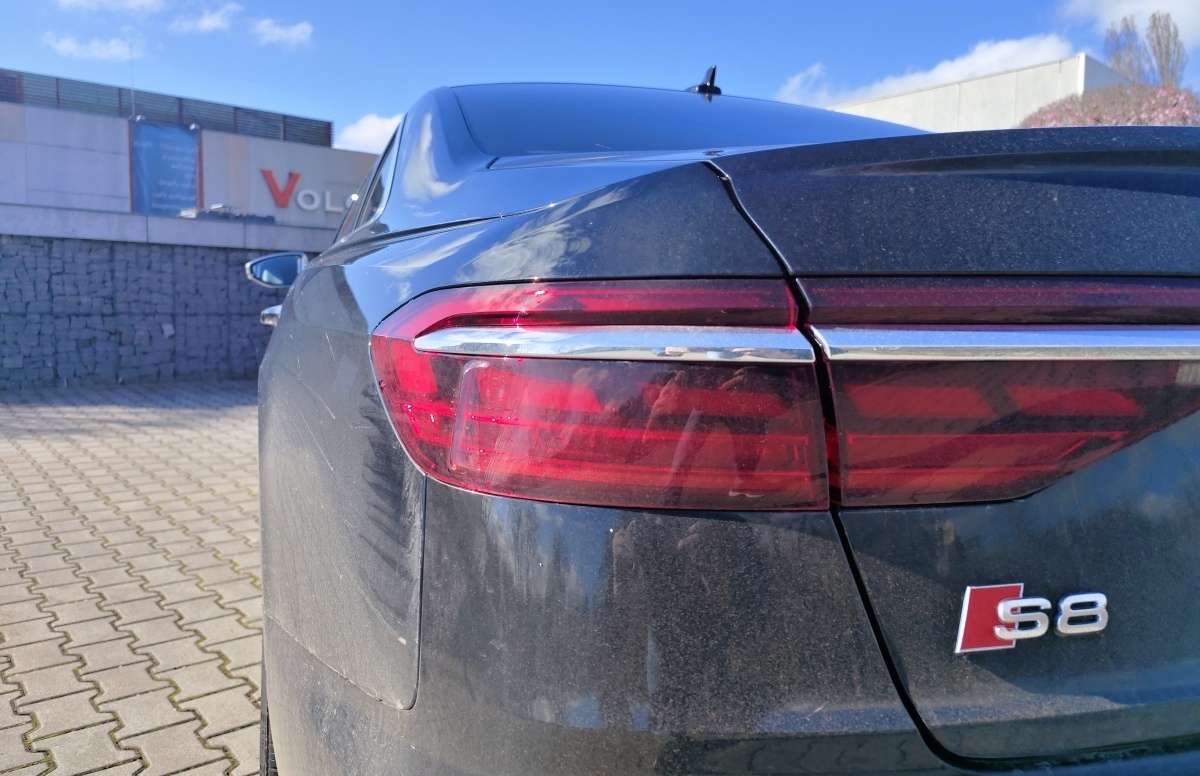 audi-s8-2023-38