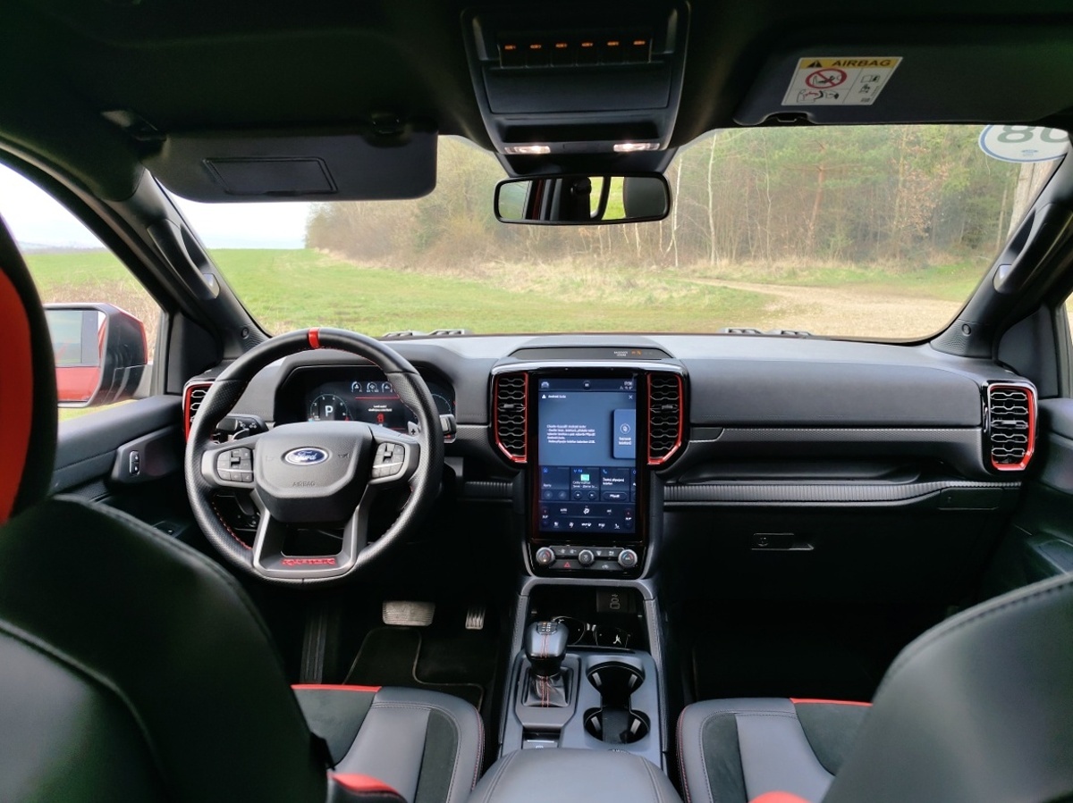 ford-ranger-raptor-2023-24