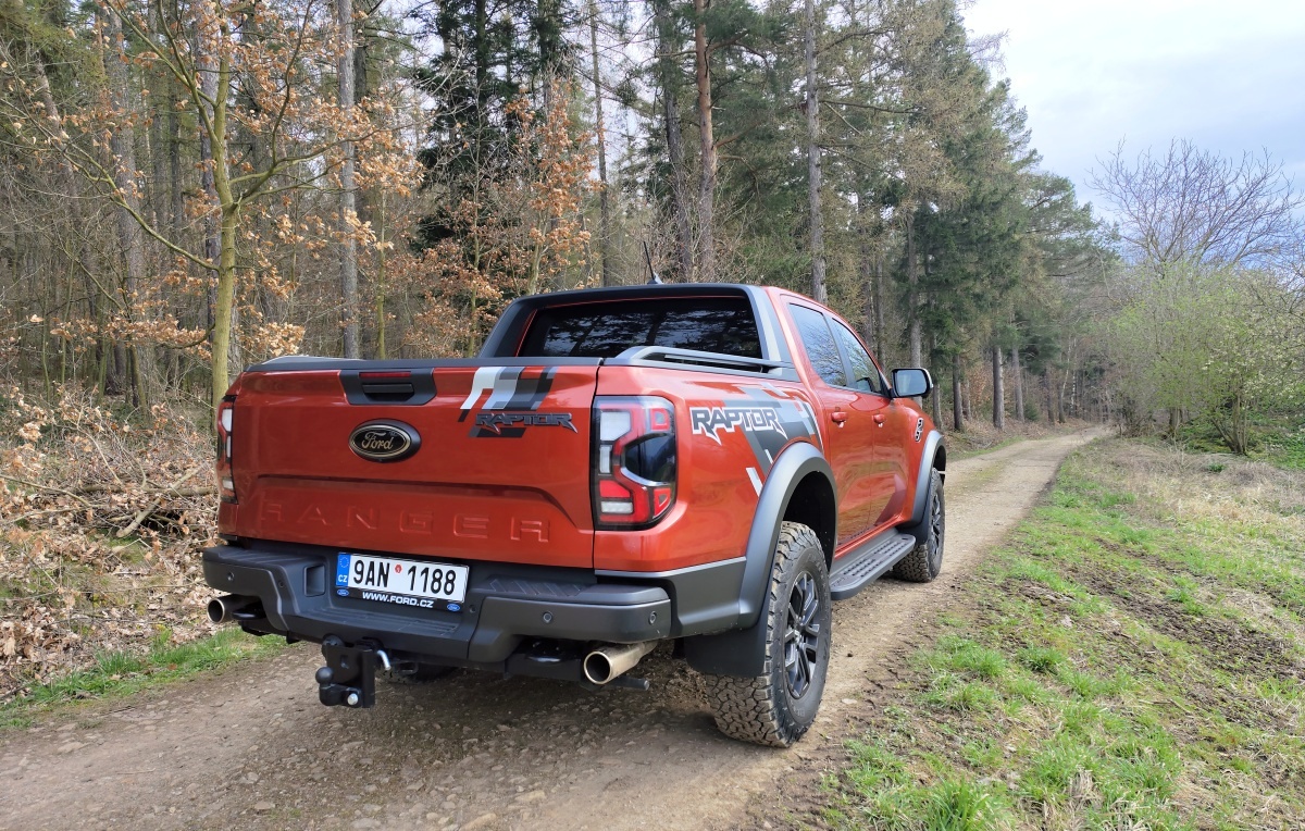 ford-ranger-raptor-2023-40
