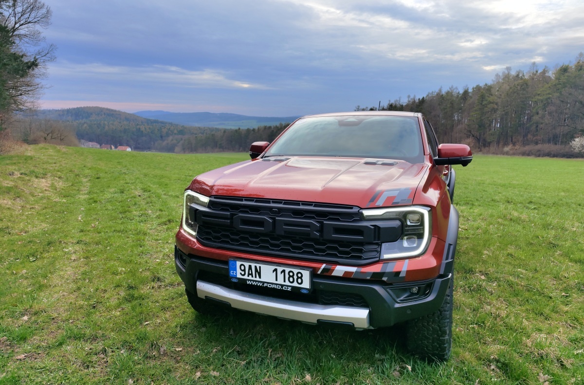 ford-ranger-raptor-2023-41