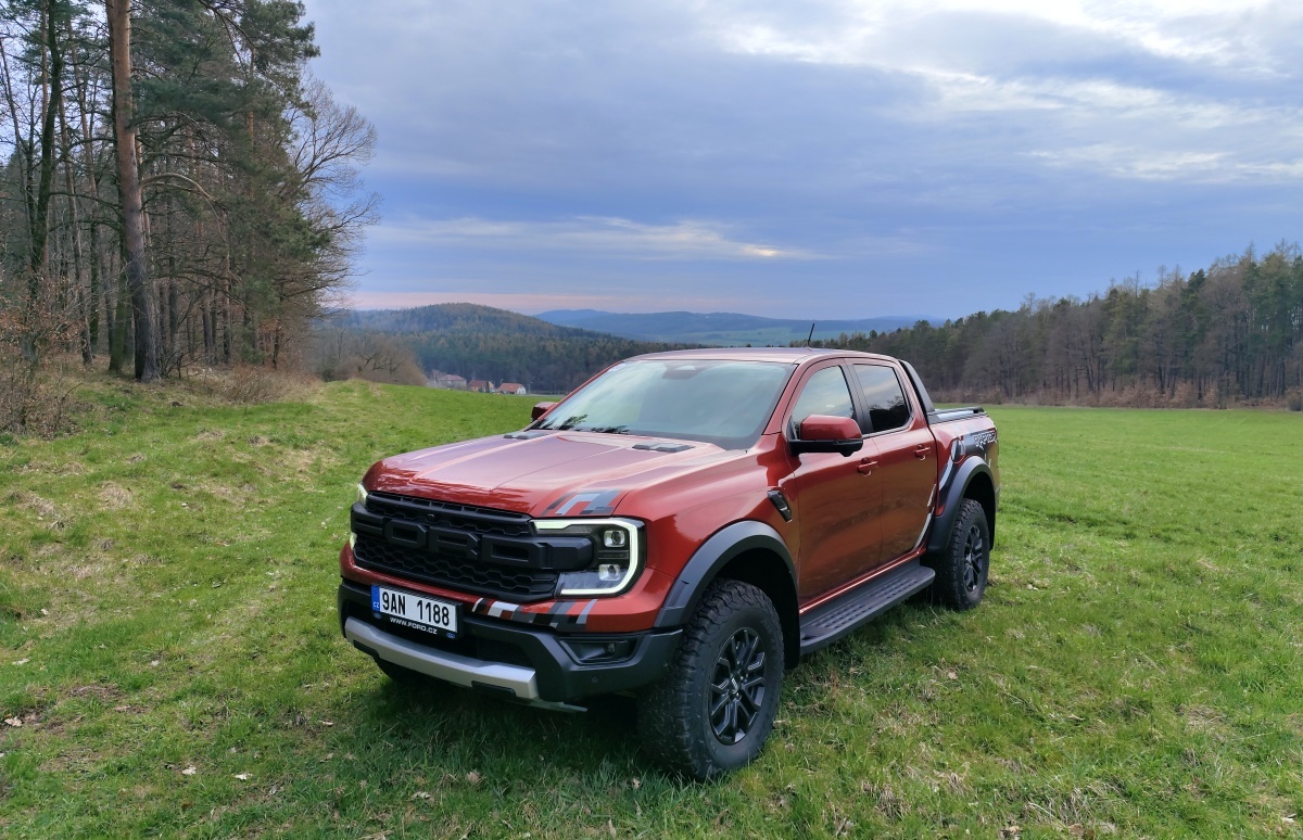 ford-ranger-raptor-2023-42