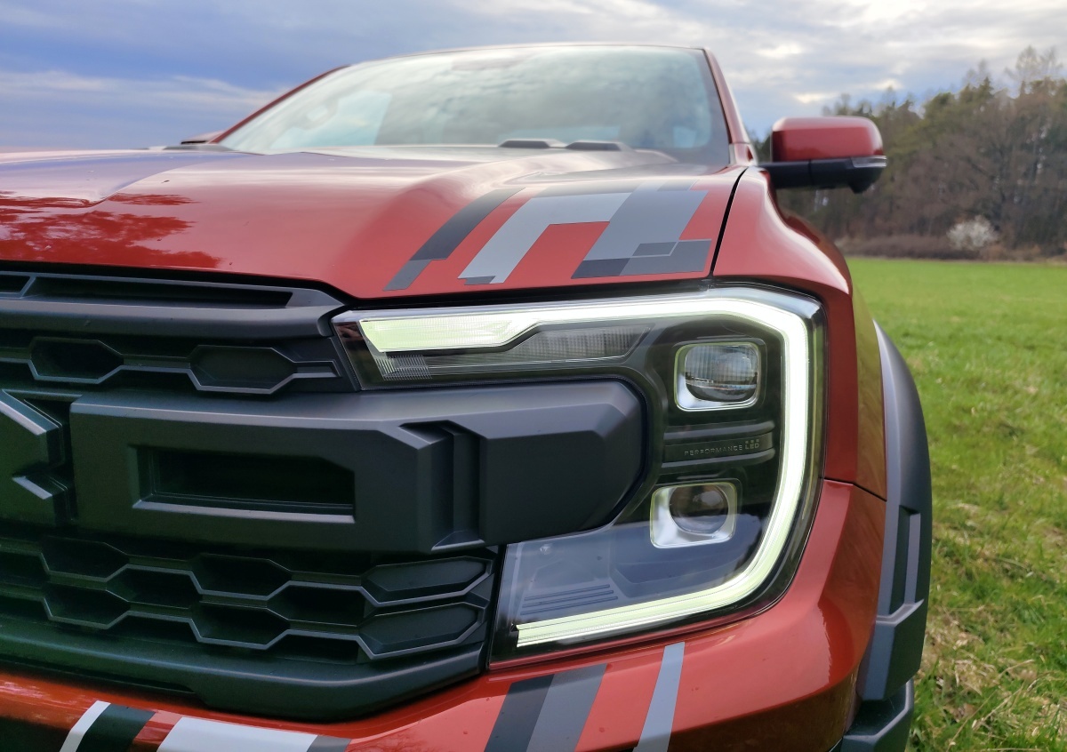 ford-ranger-raptor-2023-44