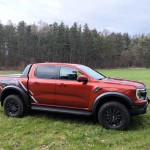 ford-ranger-raptor-2023-45