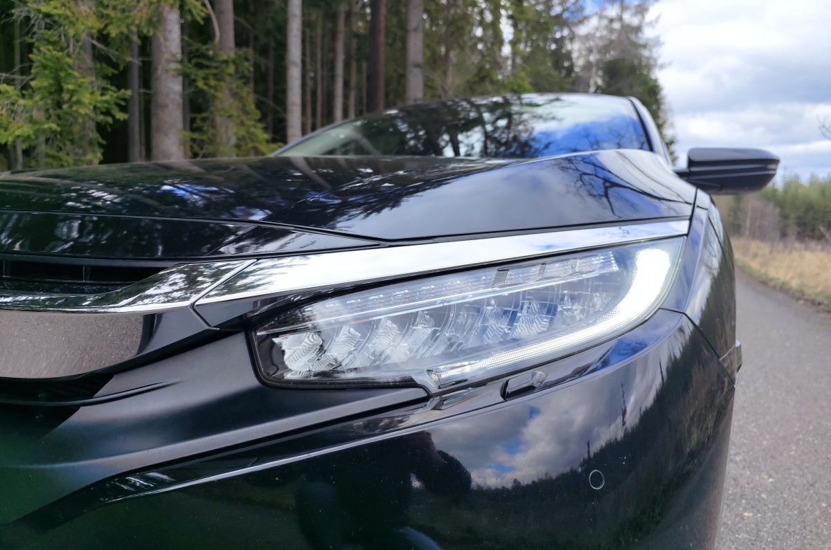 honda-civic-sedan-10-25