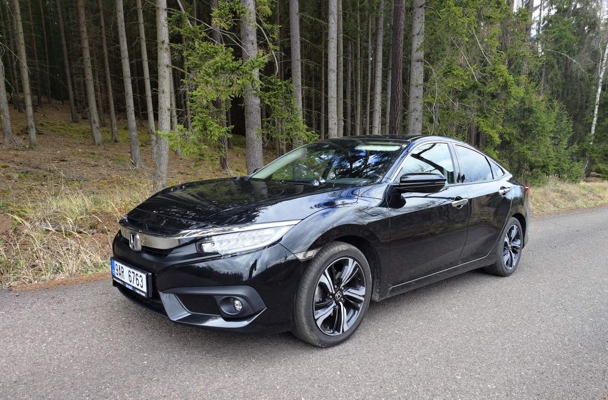 honda-civic-sedan-10-3