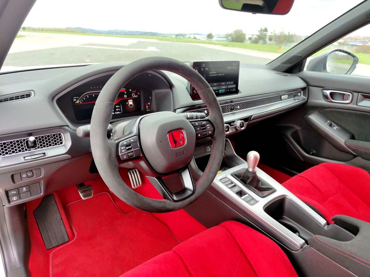 honda-civic-type-r-2023-25
