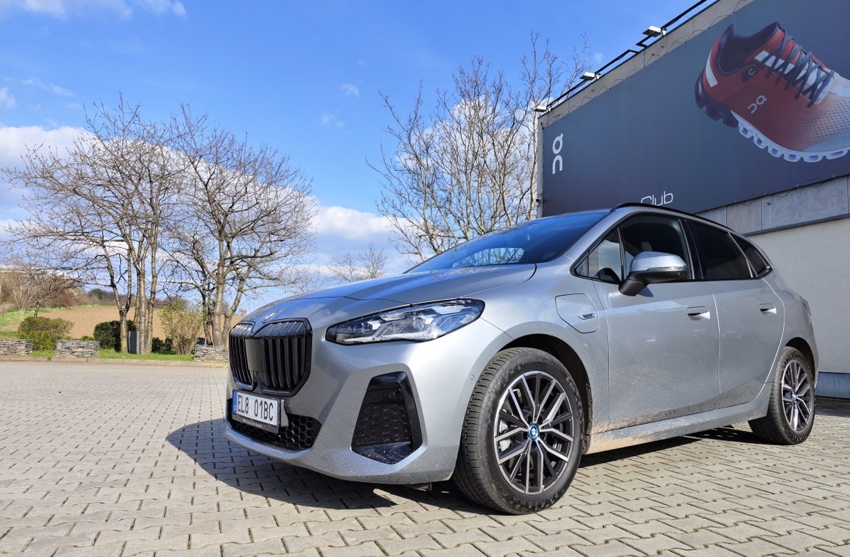 bmw-230e-xdrive-active-tourer-18