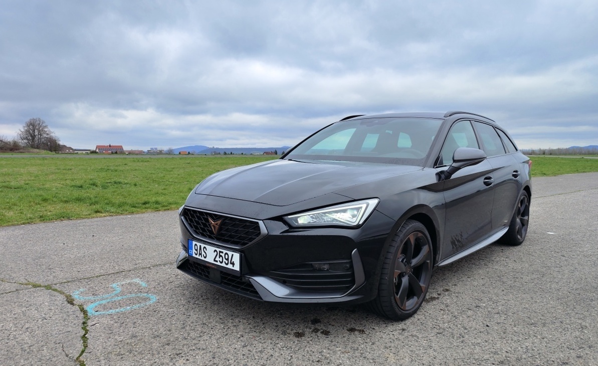 cupra-leon-sportstourer-3