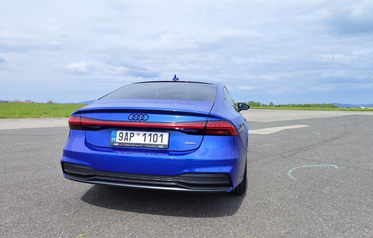 audi-a7-sportback-2023-26