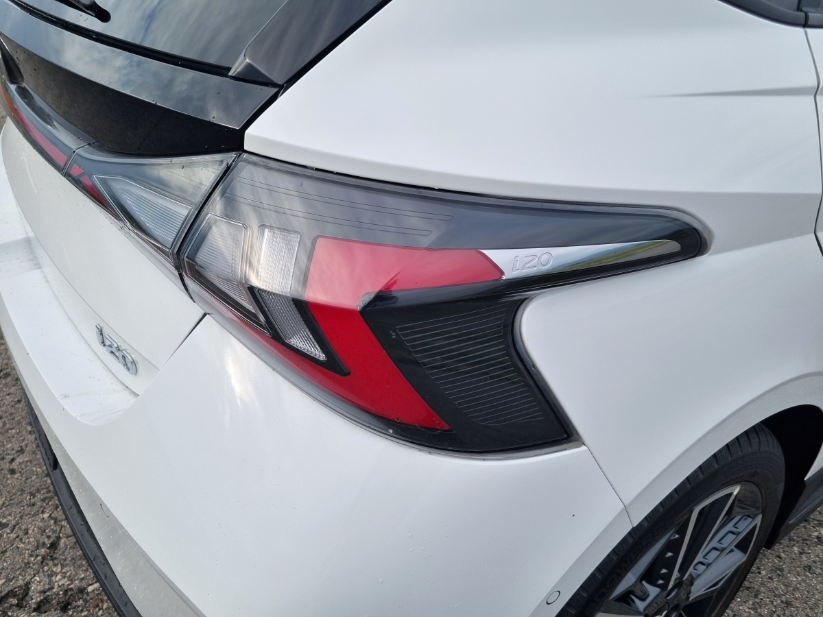 hyundai-i20-2023-11