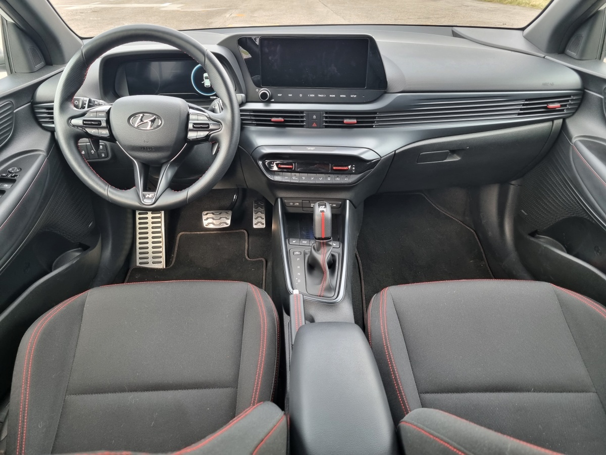 hyundai-i20-2023-14