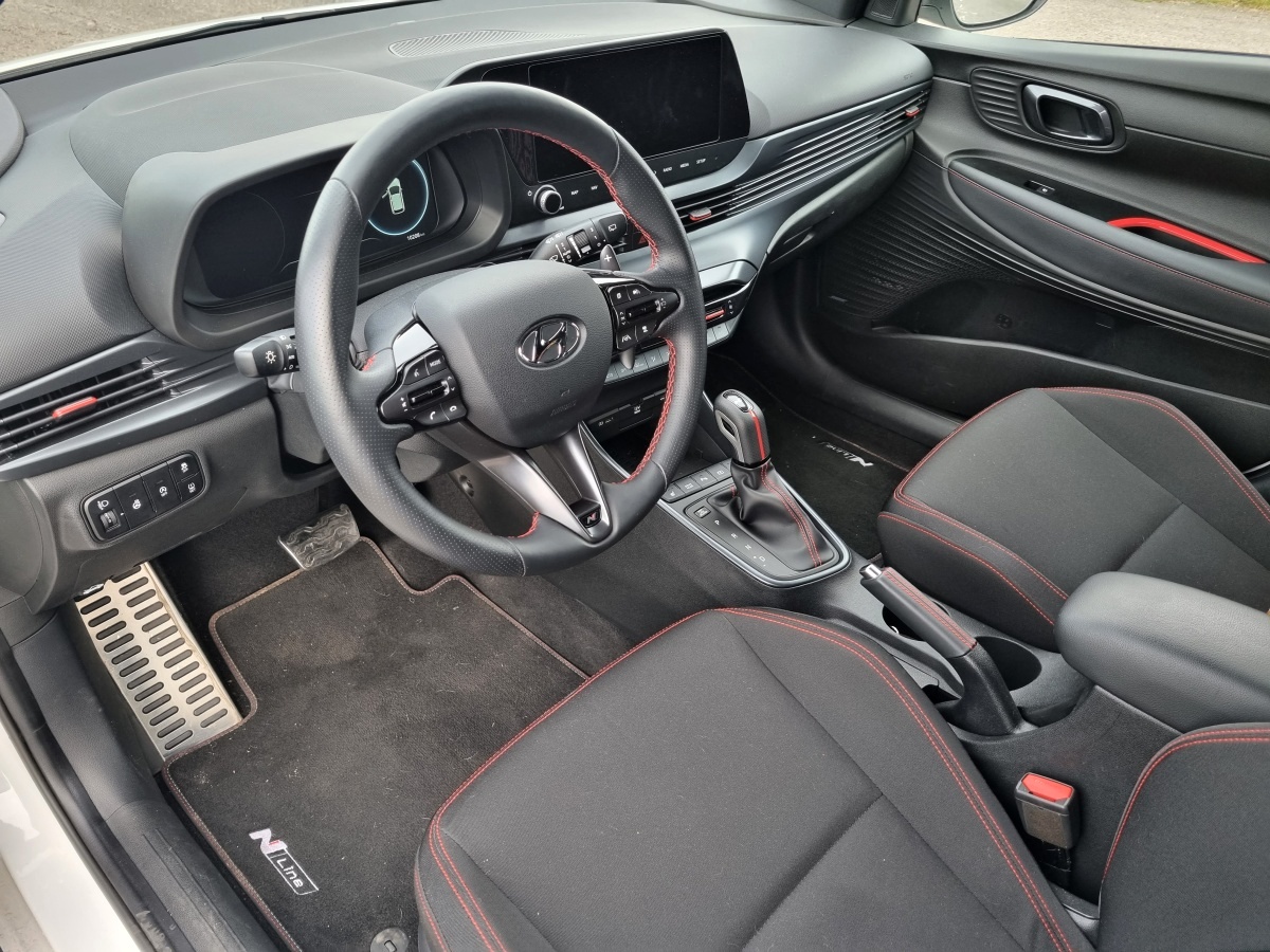 hyundai-i20-2023-16