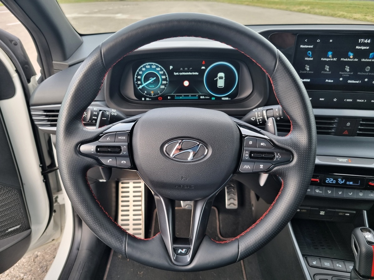 hyundai-i20-2023-17