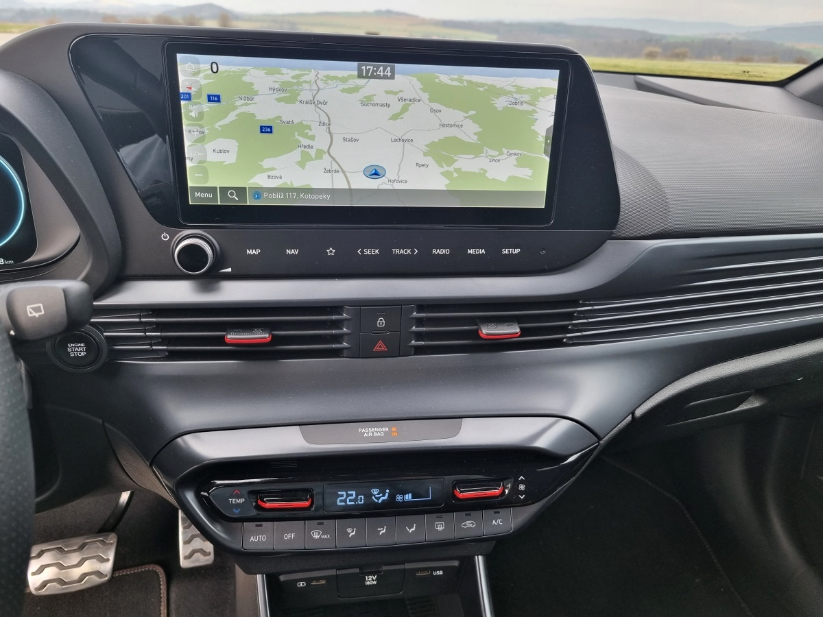 hyundai-i20-2023-18