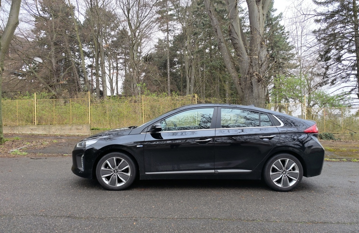 hyundai-ioniq-hybrid-15
