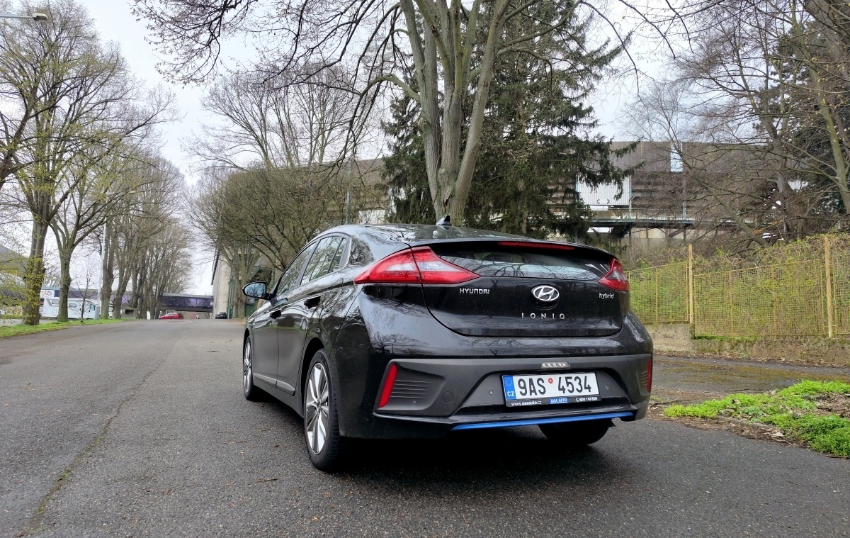 hyundai-ioniq-hybrid-17
