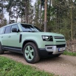land-rover-defender-75th-2023-13