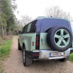 land-rover-defender-75th-2023-16