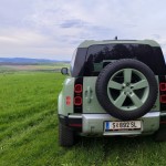land-rover-defender-75th-2023-33