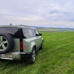 land-rover-defender-75th-2023-38