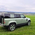 land-rover-defender-75th-2023-41