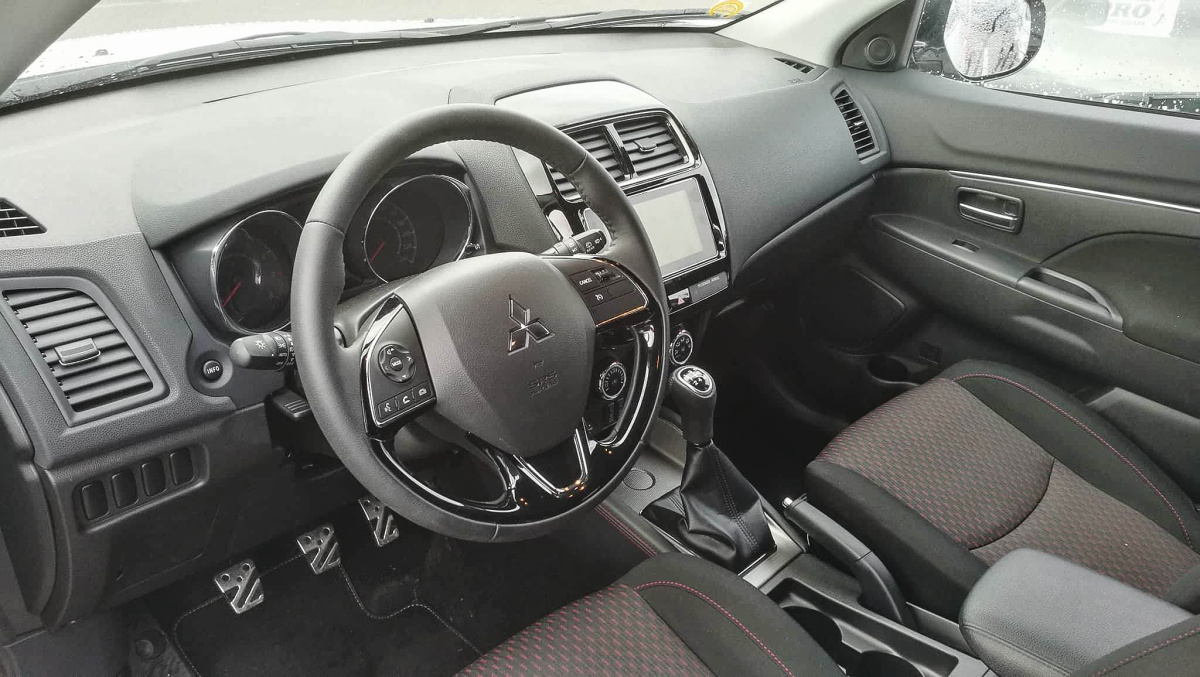 mitsubishi-asx-2018-interior-3