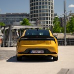 2023-prius-phev-dpl-008