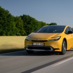 2023-prius-phev-dpl-025
