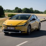 2023-prius-phev-dpl-034