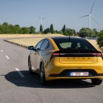2023-prius-phev-dpl-035