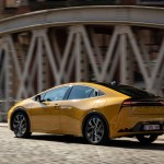2023-prius-phev-dpl-039