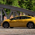 2023-prius-phev-dpl-041