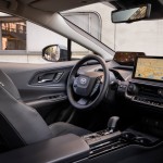 2023-prius-phev-dpl-095