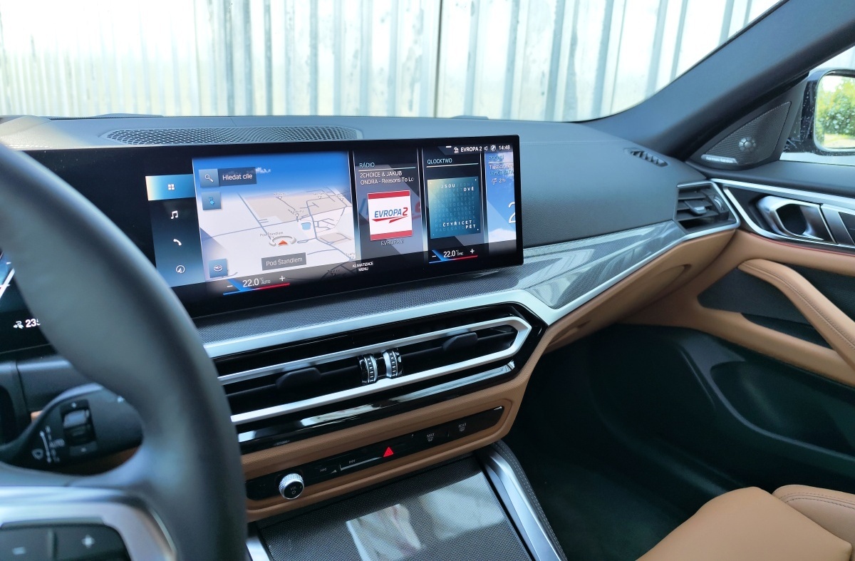 bmw-i4-2023-17