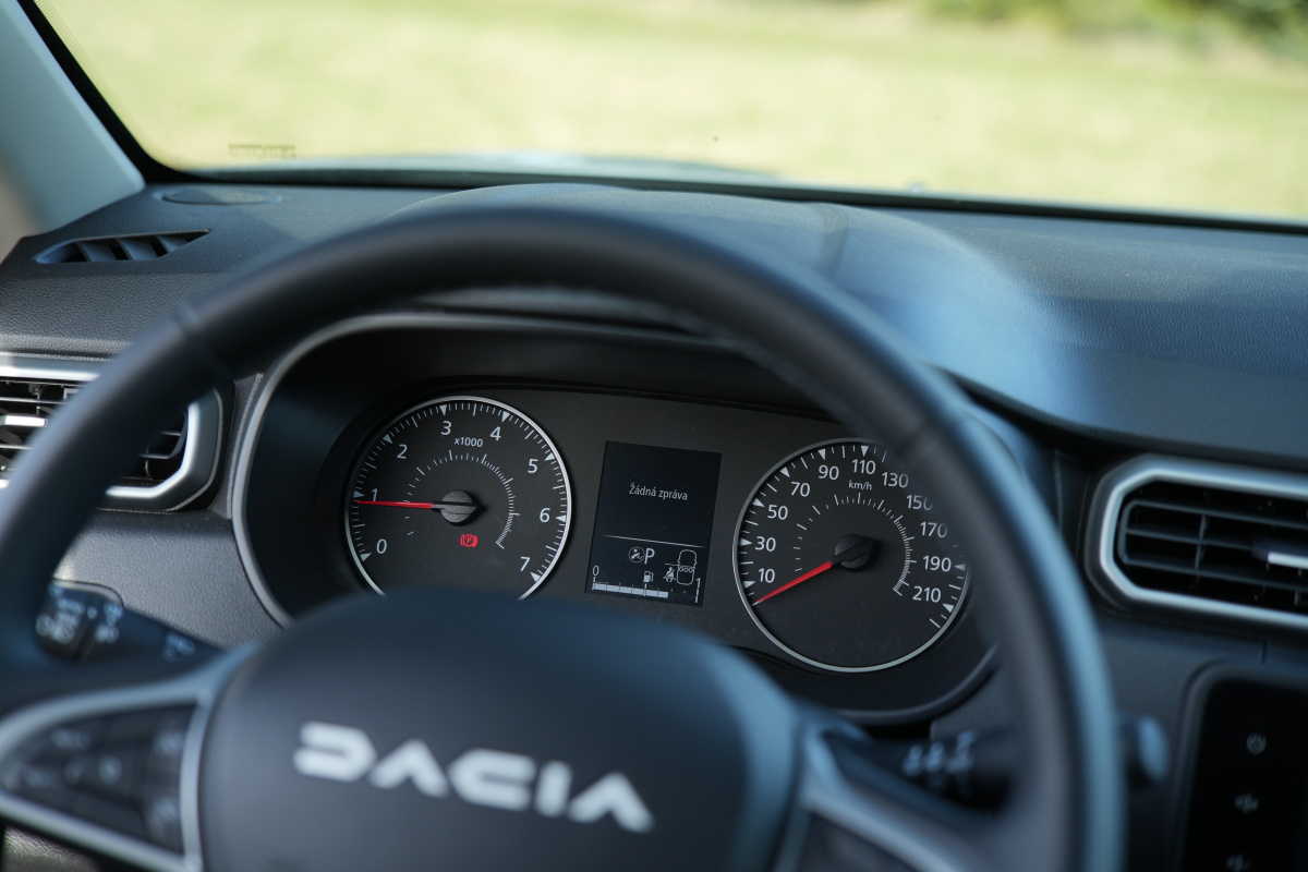 dacia-duster-2023-21