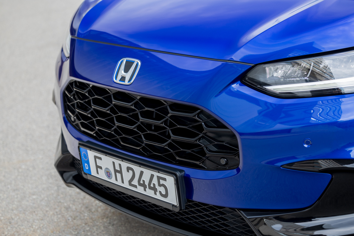 honda-zr-v-blue-14