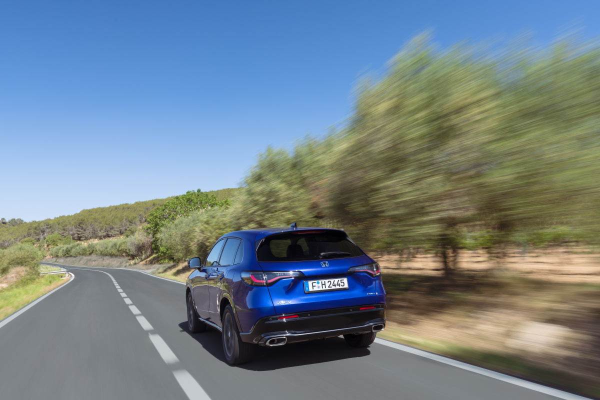 honda-zr-v-blue-28