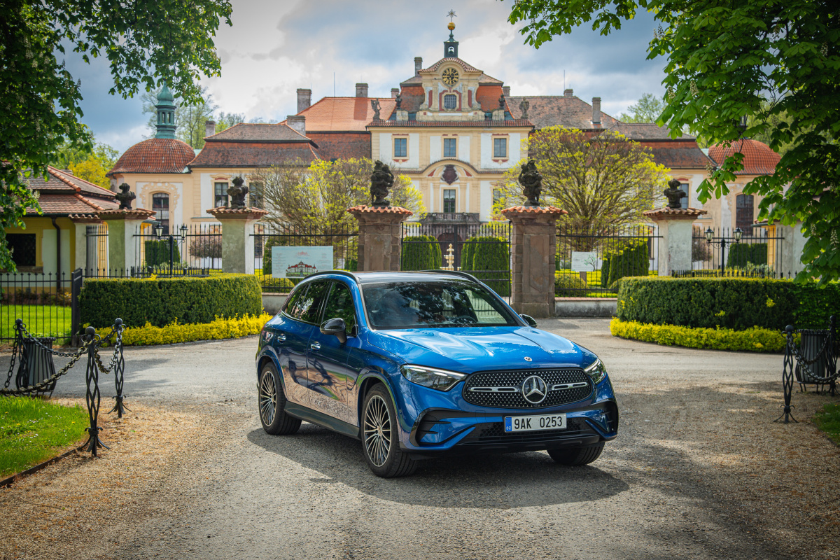 mercedes-benz-glc-2023-1