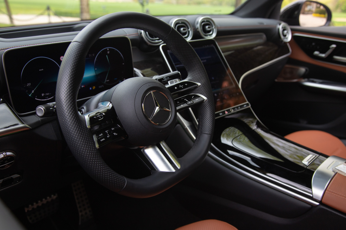 mercedes-benz-glc-2023-19