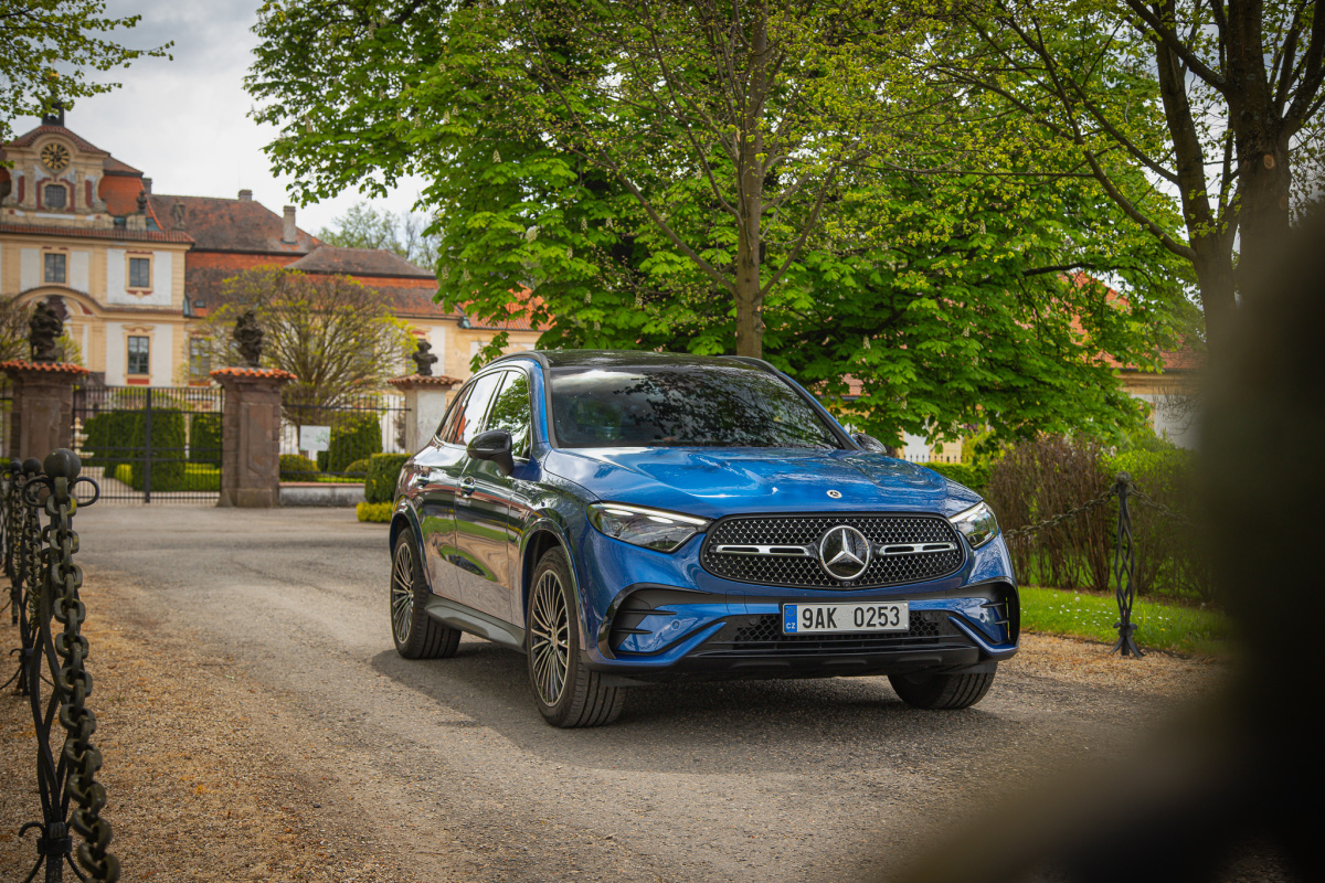 mercedes-benz-glc-2023-23